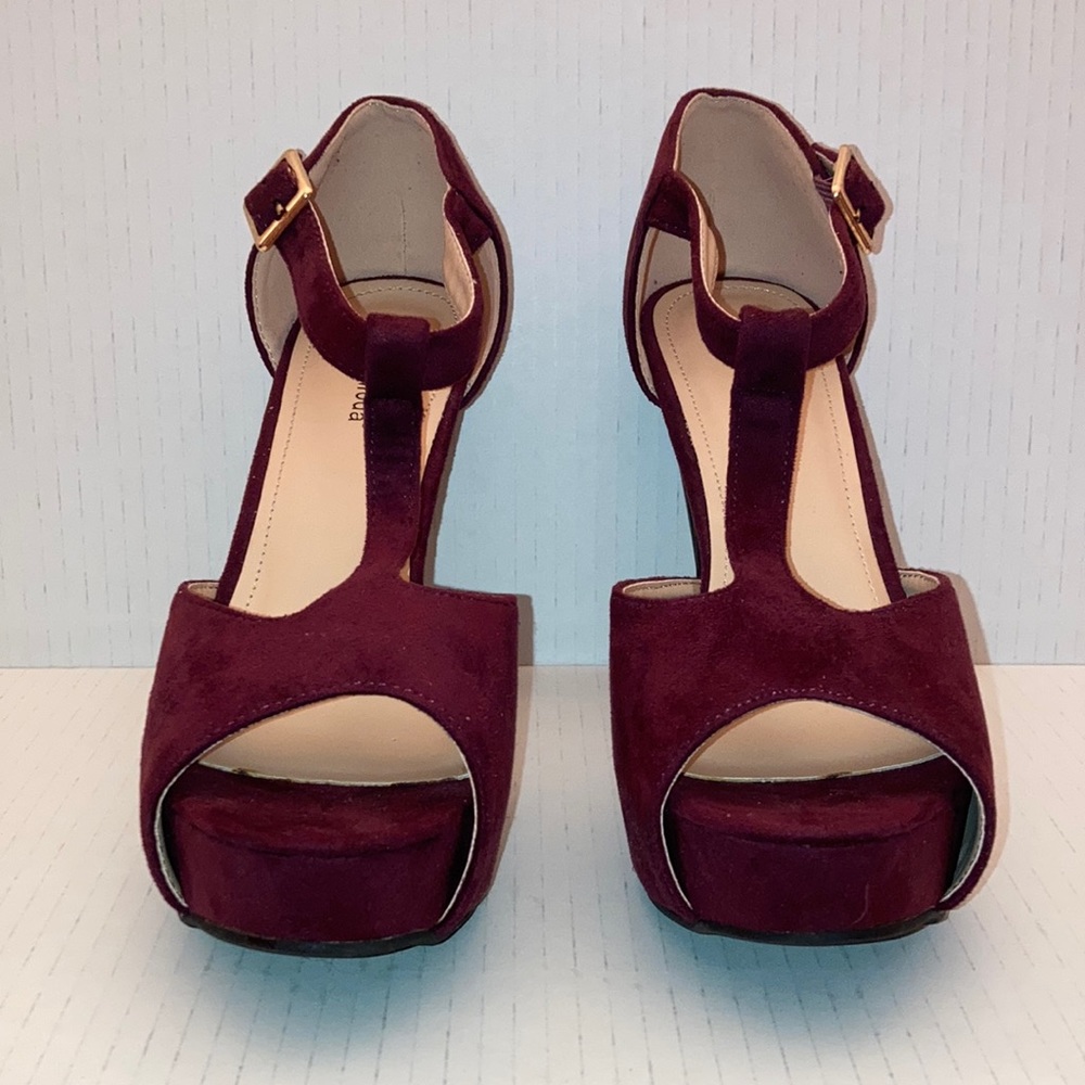 Top Moda new with out tags burgundy platform heels